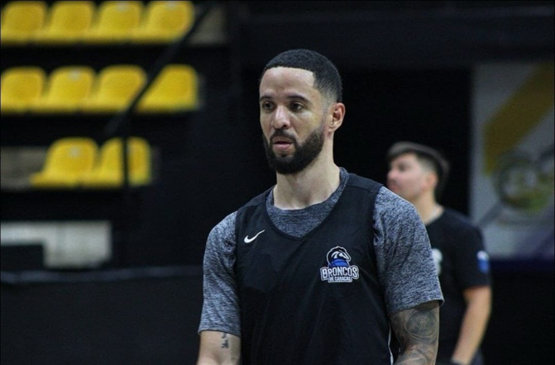 Heissler Guillent está listo para jugar con Broncos de Caracas