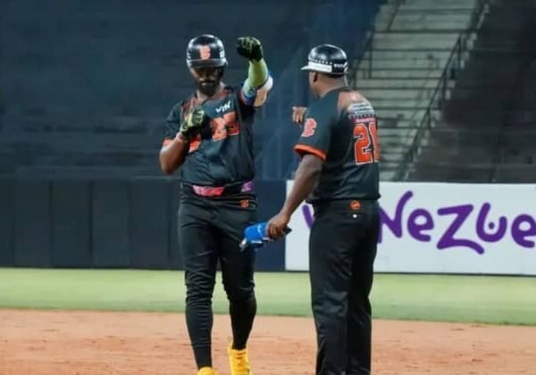 Caciques se adueña del liderato