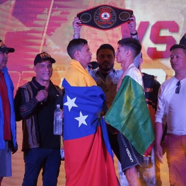 ¡Arrasa en Caracas! Aarón de la Cruz, nuevo campeón  FedeLatin AMB con Nocaut relámpago  👑🥊