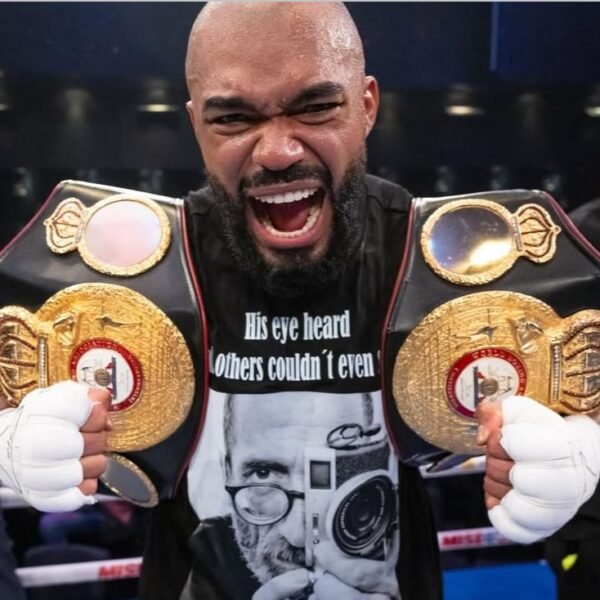 ¡EL CAMPEÓN ESTÁ DE VUELTA EN CASA!