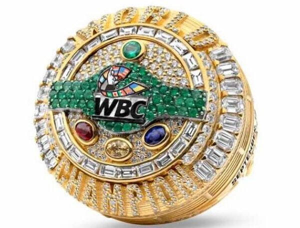 El CMB Presenta un Anillo de Campeonato Histórico para la Batalla de Boxeo del Siglo