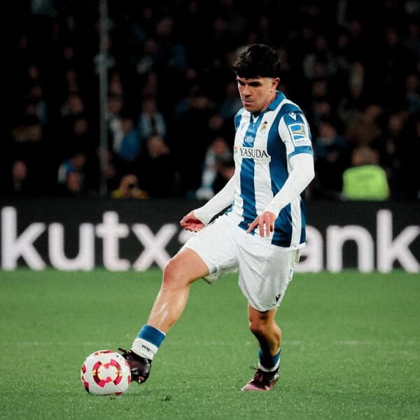 Aramburu suplente con la Real Sociedad en un nuevo revés