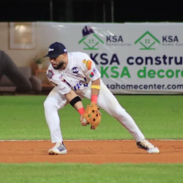 Hit de oro de José Peraza deja en el terreno al campeón Cardenales de Lara
