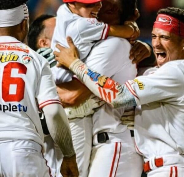 CARDENALES TERRENEAN A MAGALLANES Y SUMAN SU PRIMERA VICTORIA