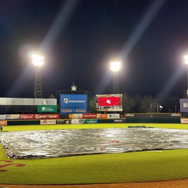 Lluvia vuelve a suspender partido entre Licey y Gigantes en el Quisqueya