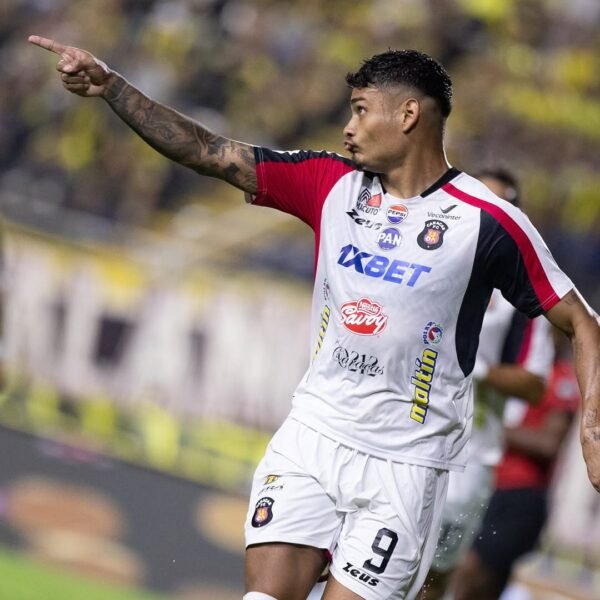 Victoria del Caracas en el clásico venezolano