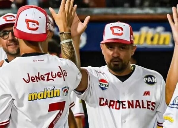 Los pájaros rojos derrotan a Los Tigres