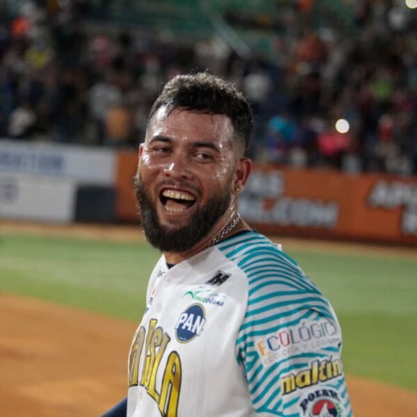 Bravos viene de atrás y deja tendido al Cardenales en entradas extras 4×3.