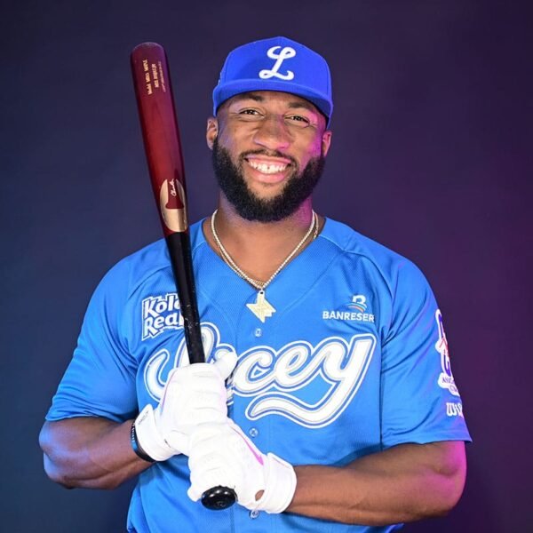Licey despierta y detiene a las Águilas