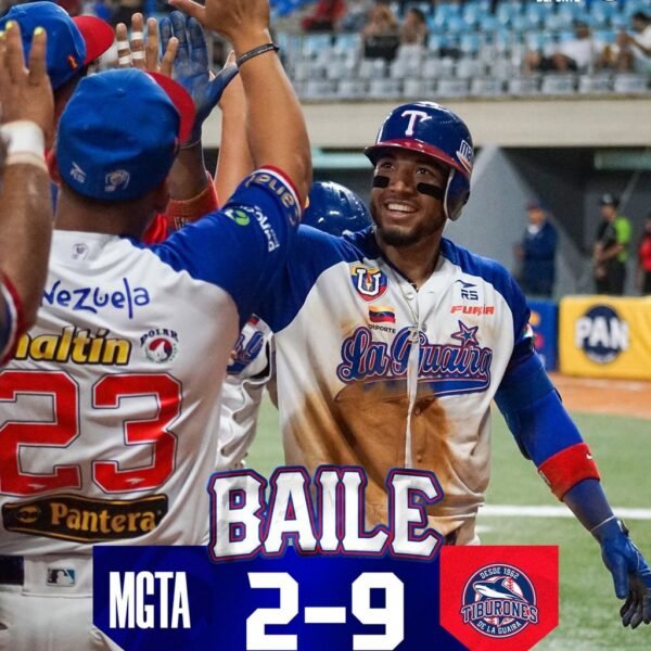 Tiburones dominan 9-2 a Bravos con sólido pitcheo y bateo oportuno