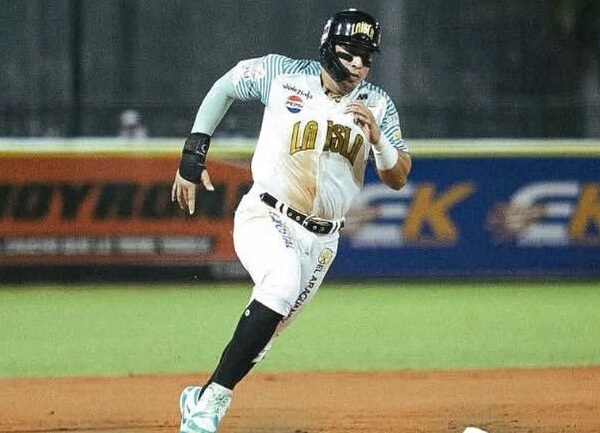 Bravos se lleva el primero de la miniserie del “Derby del Ferry” en la Isla.