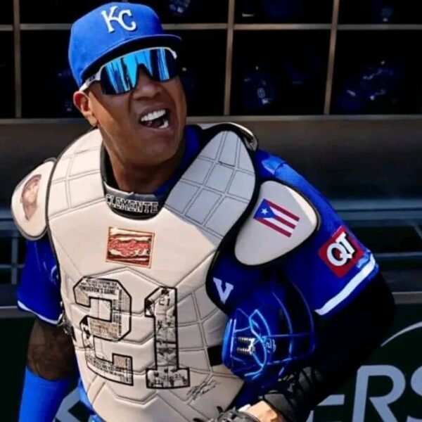 Reales de Kansas City le hace justicia a su receptor y jugador franquicia.