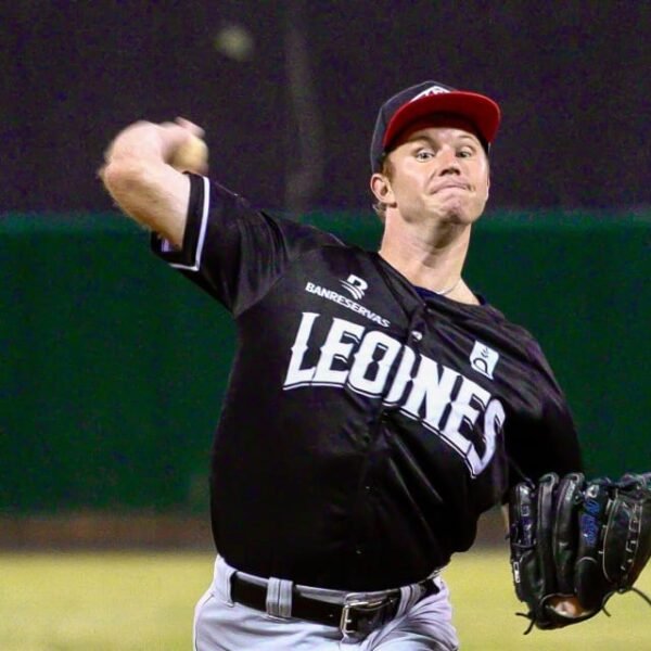 Leones superan 3-1 a las Estrellas con brillante labor monticular de Grant Gavin