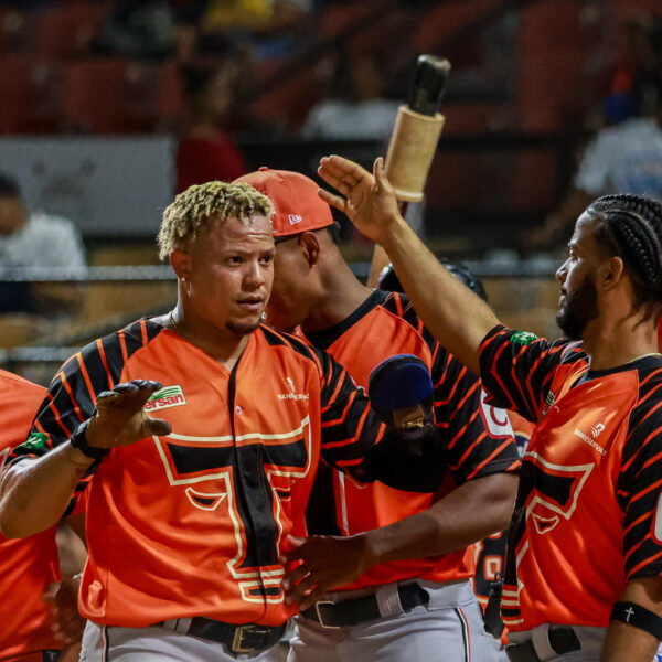 Toros del Este se imponen 4-1 y mantienen dominio sobre el Escogido