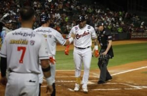 Las LANZAS no están haciendo efecto con Los Felinos.