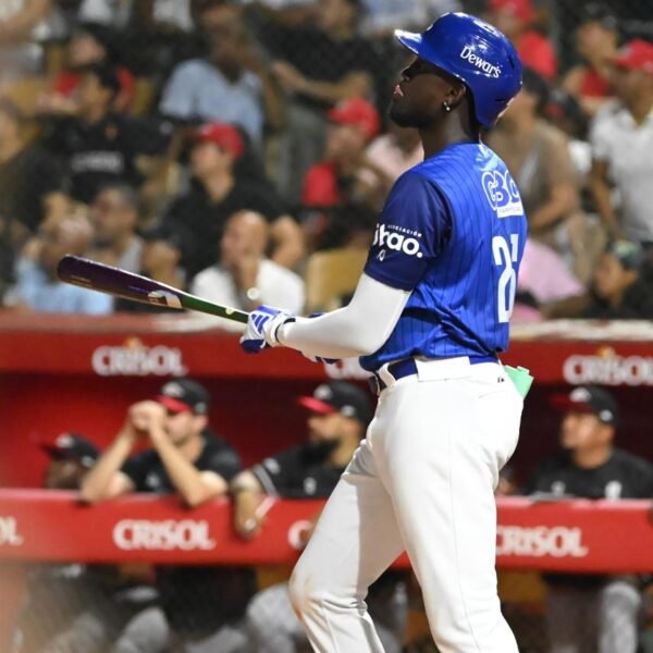 Licey deja en el terreno al Escogido con jonrón de Mauricio