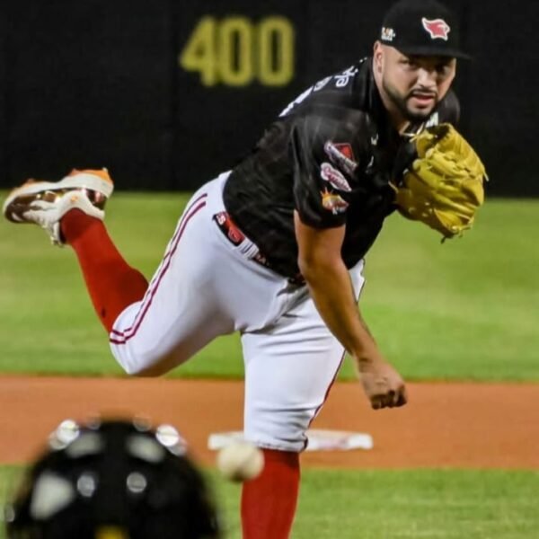 Cardenales explotan en ofensiva y se llevan la victoria ante Águilas con contundente 13-6