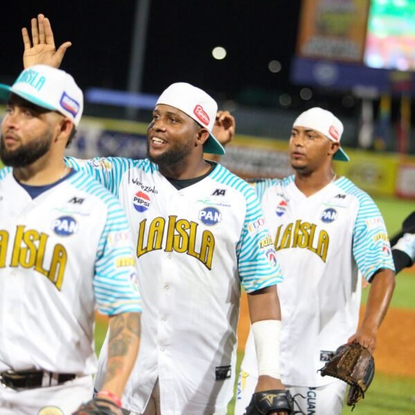 Bravos impone su ley ante Tiburones en La IslaBlanquean 9×0 a La Guaira y dan un paso inmenso a la clasificación.