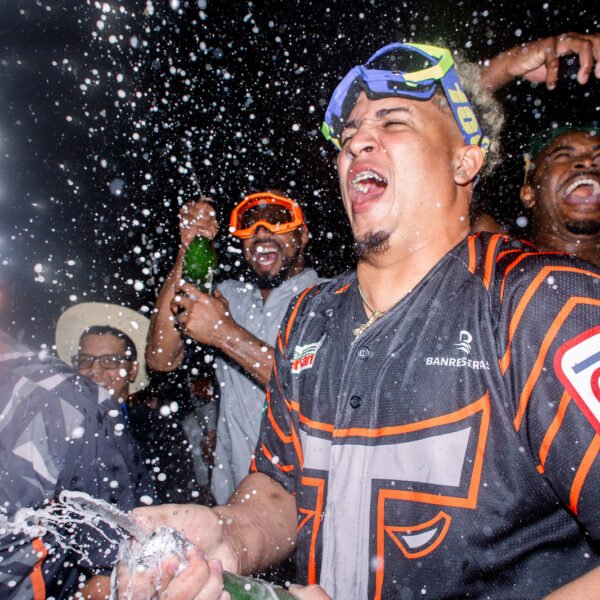 Toros del Este aseguran su boleto al Round Robin y confirman regreso de Troy Johnston