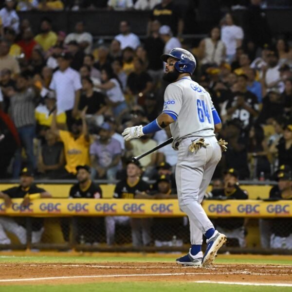 Licey se impone 4-2 a las Águilas en Santiago con noche estelar de Bonifacio