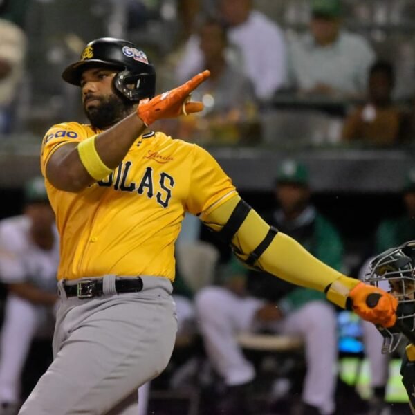 Jonrón de Encarnación inclina la balanza a favor de las Águilas ante las Estrellas