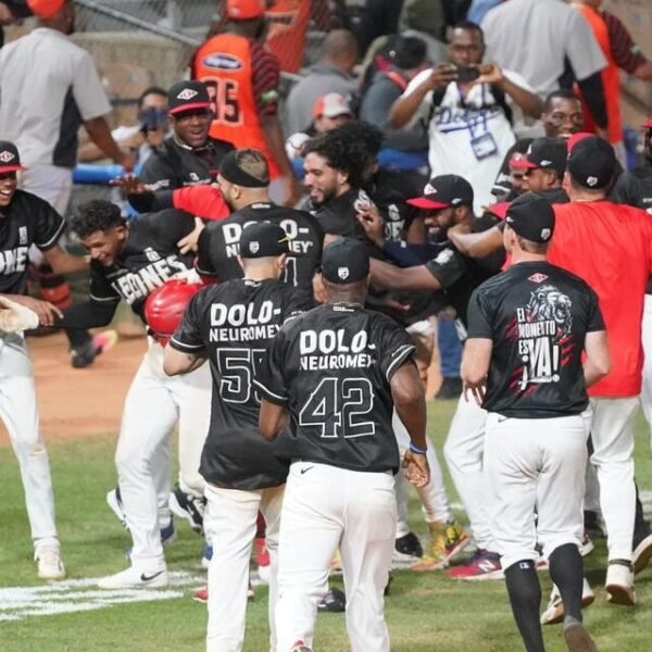 Escogido deja en el terreno a los Toros y manda solo en el Round Robin de la LIDOM