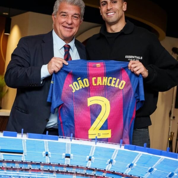 ¡Oficial! FC Barcelona anuncia el regreso de Joao Cancelo
