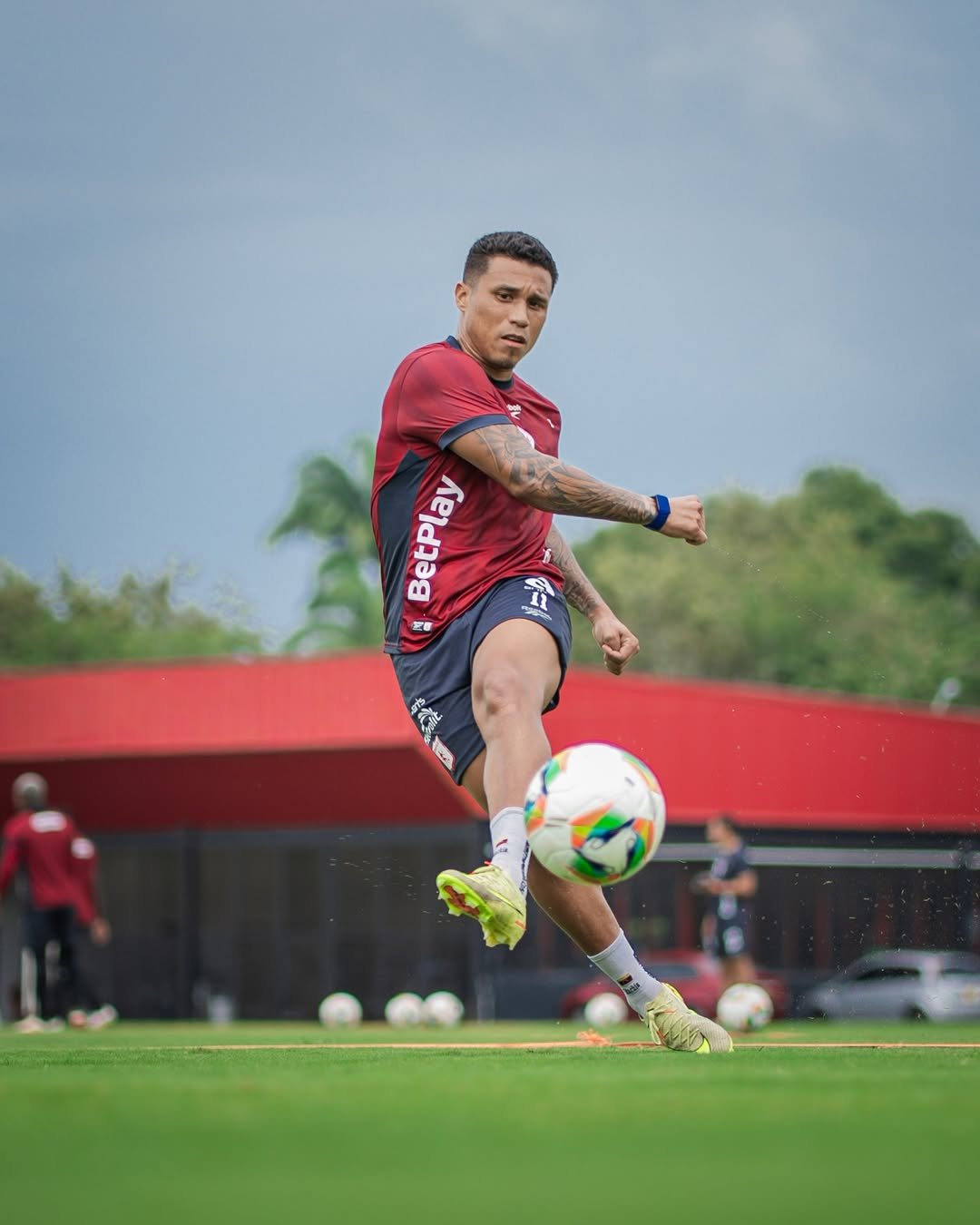 Darwin Machís arranca con mal pie en Colombia