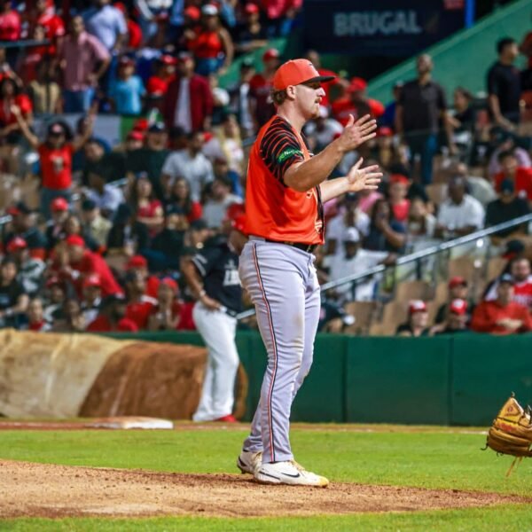 Toros del Este reaccionan en el noveno y mantienen viva la Serie Final ante el Escogido