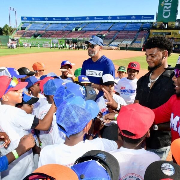 MLB y FEDOM cierran en Santo Domingo programa nacional de clínicas infantiles de béisbol