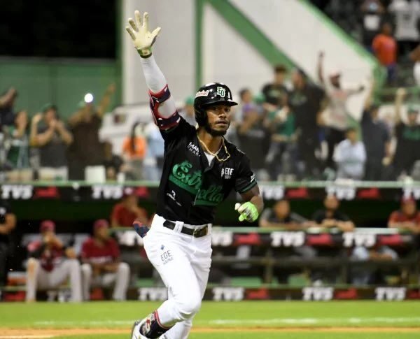 Estrellas Orientales aseguran a Raimel Tapia por dos temporadas en la LIDOM