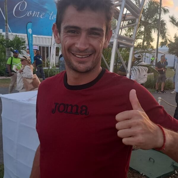 Mariano Navone avanza a semifinales del Challenger 175 de Cap Cana tras superar a Valentin Royer