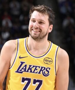 Noche explosiva en la NBA: Doncic y Murray lideran jornada histórica de alto voltaje ofensivo