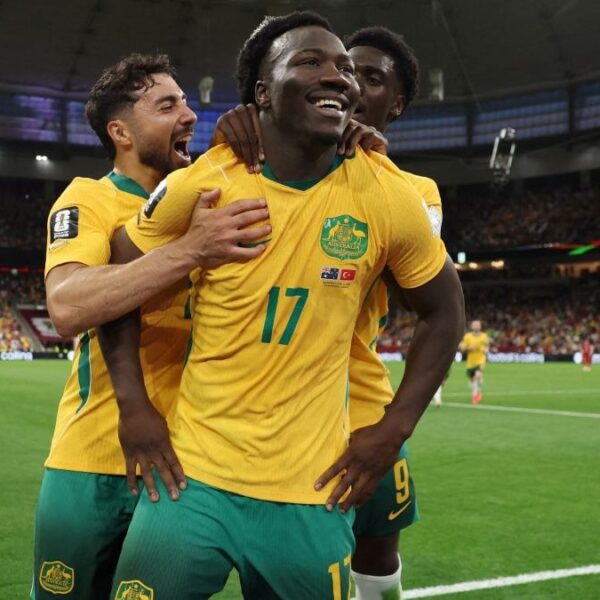 Australia golpea primero y sorprende a Turquía en el Grupo D
