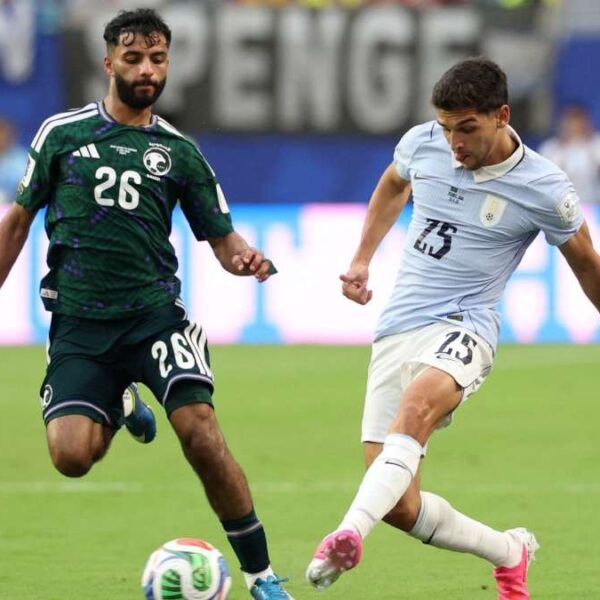 URUGUAY 1-1 ARABIA SAUDITA: LA CELESTE SOBREVIVE TRAS UN GOLPE TEMPRANO Y RESCATA UN PUNTO CON DRAMA