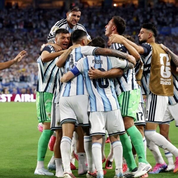 Argentina 3-2 Cabo Verde: la Albiceleste sobrevive en la prórroga y avanza a octavos