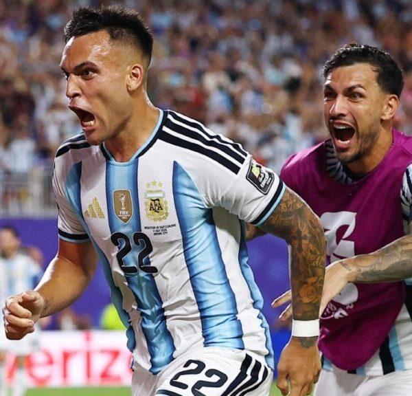 Argentina 3-1 Suiza: la Albiceleste resiste, golpea en la prórroga y avanza a semifinales