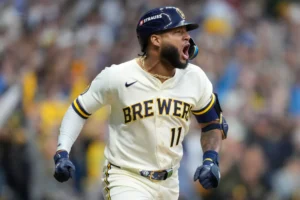 JACKSON CHOURIO DEJA EN EL TERRENO A LOS PADRES Y PONE A MILWAUKEE A UN TRIUNFO DE AVANZAR
